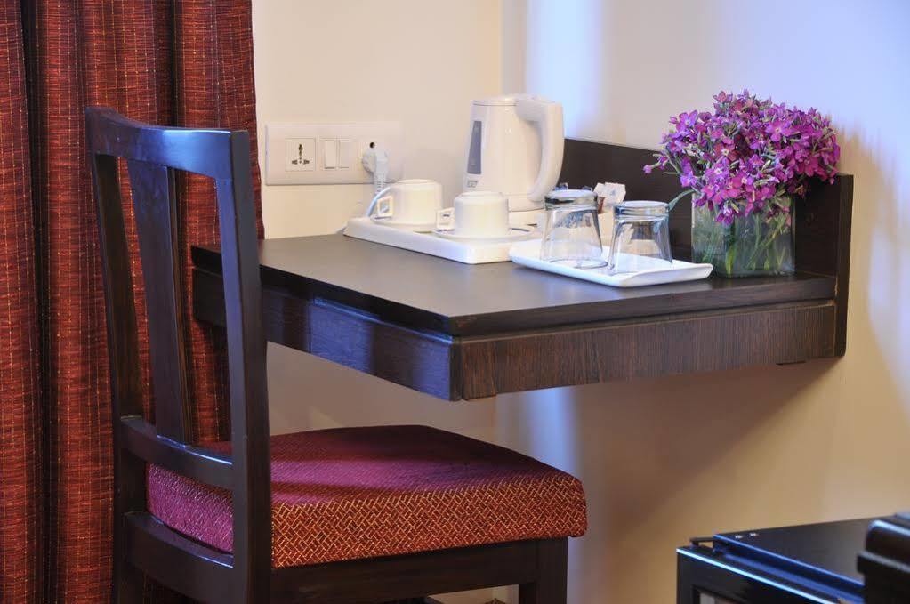 Fabhotel Rockland Нью-Дели Экстерьер фото