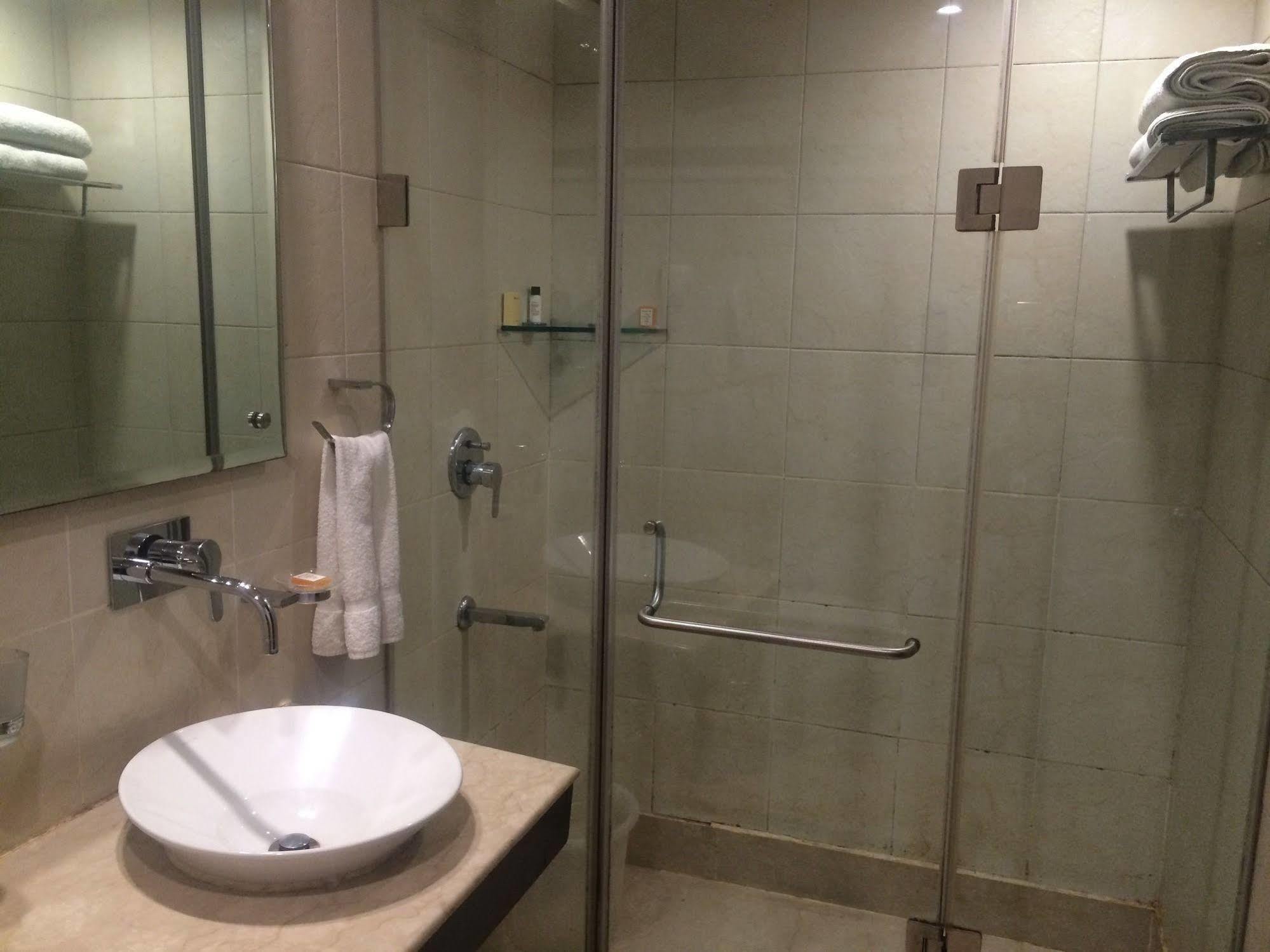Fabhotel Rockland Нью-Дели Экстерьер фото