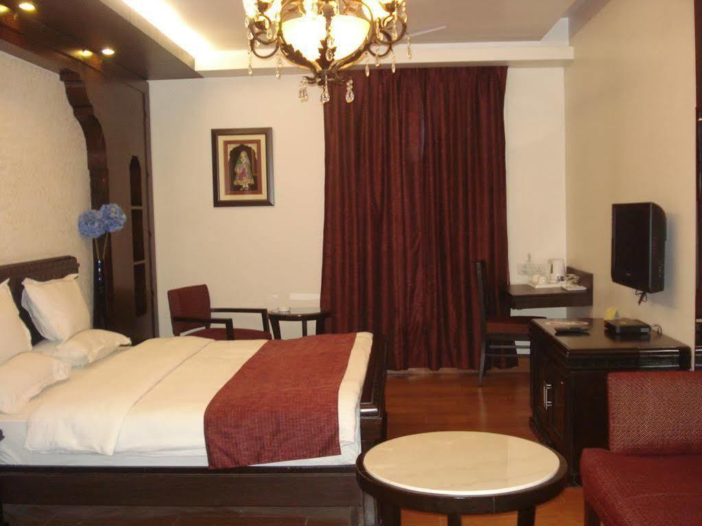 Fabhotel Rockland Нью-Дели Экстерьер фото