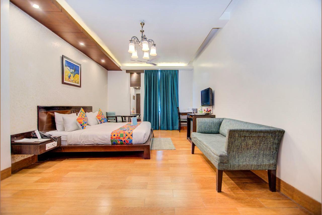Fabhotel Rockland Нью-Дели Экстерьер фото