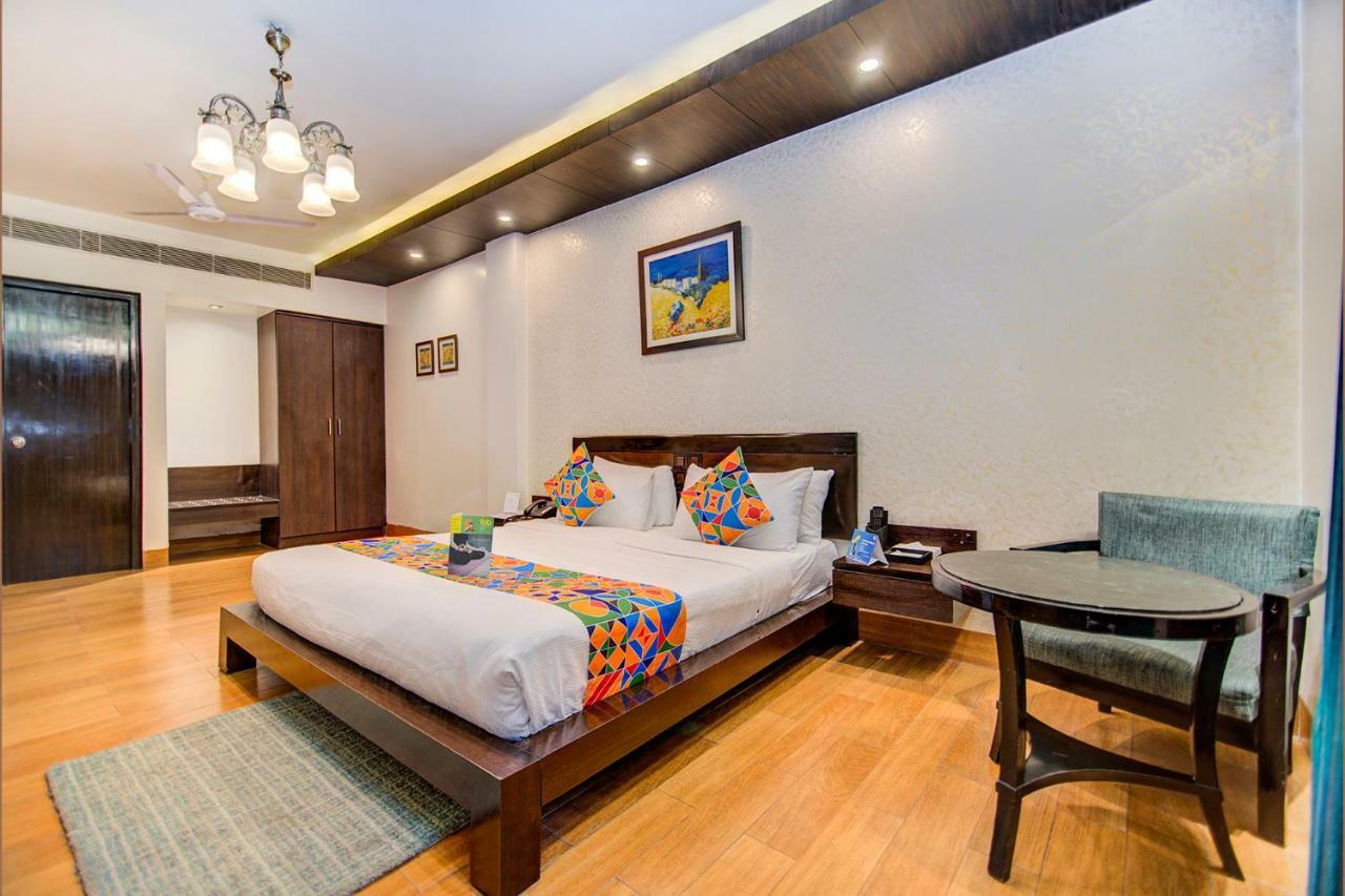 Fabhotel Rockland Нью-Дели Экстерьер фото